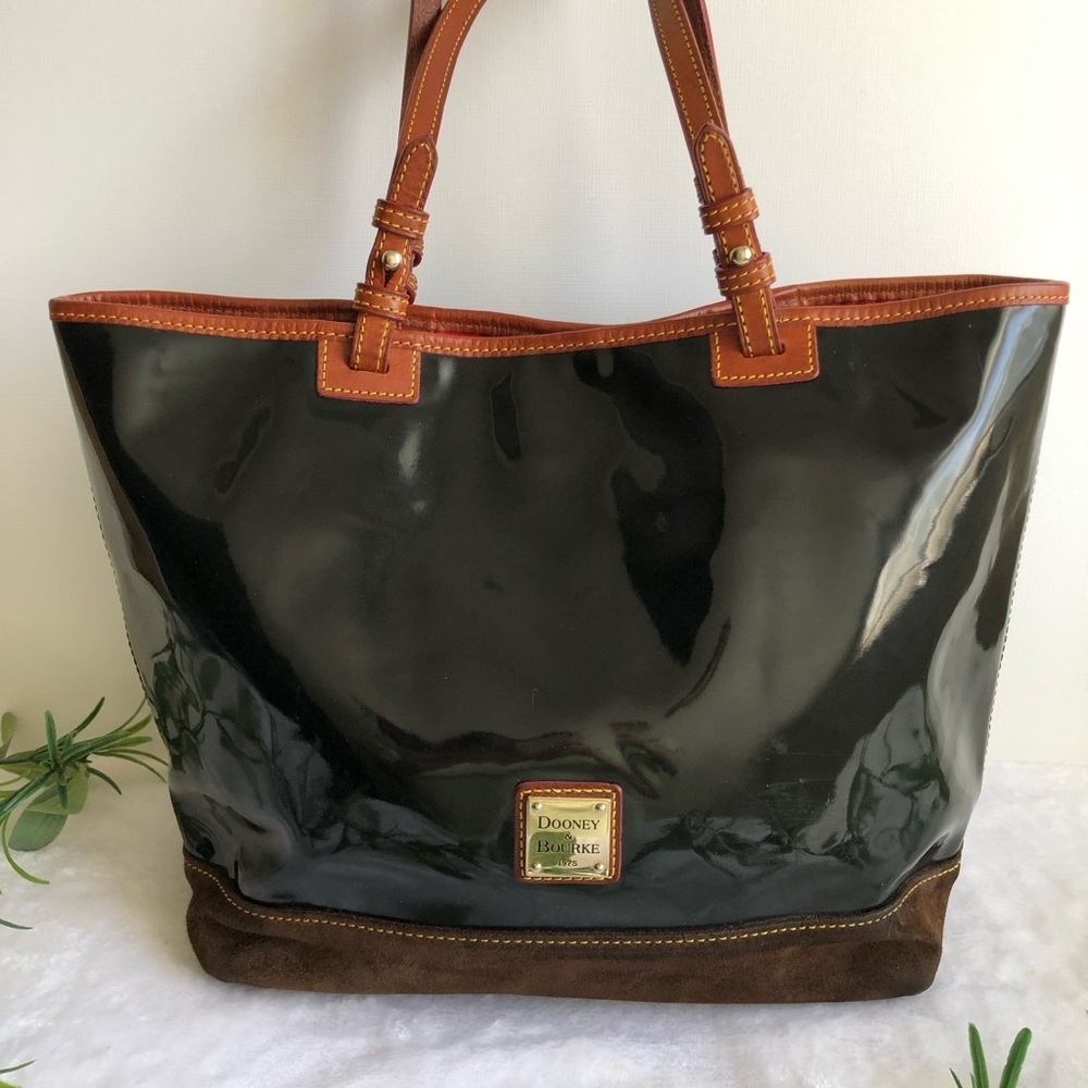 Dooney & Bourke Tote Black Patent Leather Suede Bottom J1692567